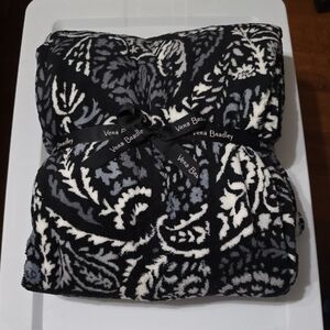 Vera Bradley Paisley Noir Throw Black & White Blanket 50x80